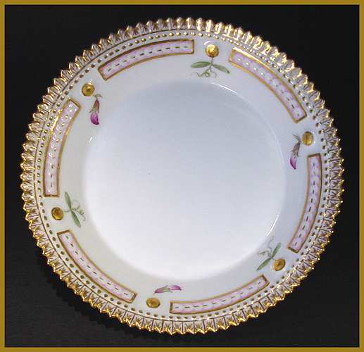 ht001floradan-saucer.jpg - 27843 Bytes