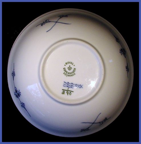 ht023b-bottom.jpg - 25192 Bytes