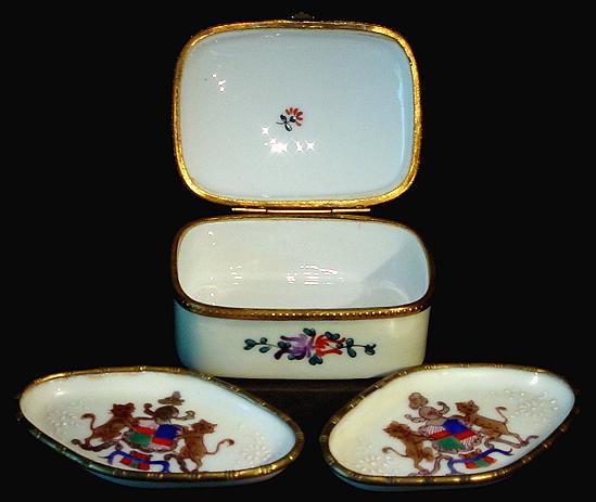 kr012set-open.jpg - 27466 Bytes